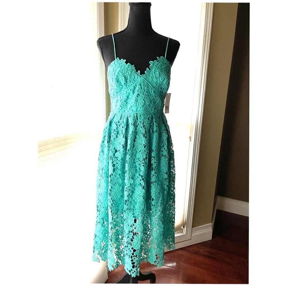 Donna Morgan Spaghetti String Straps Lacy Dress NWT siz 2